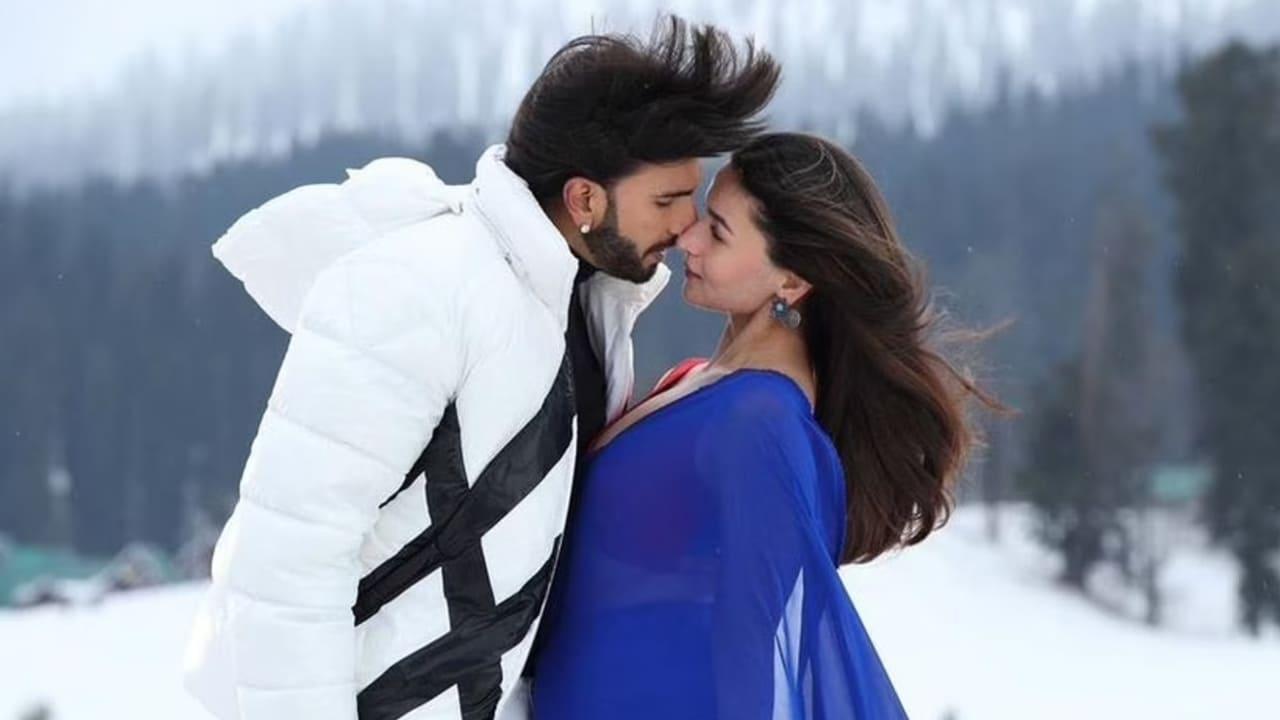 Tum Kya Mile Song: Karan Johar Reveals Interesting Facts About RRKPK Song That Will Shock You