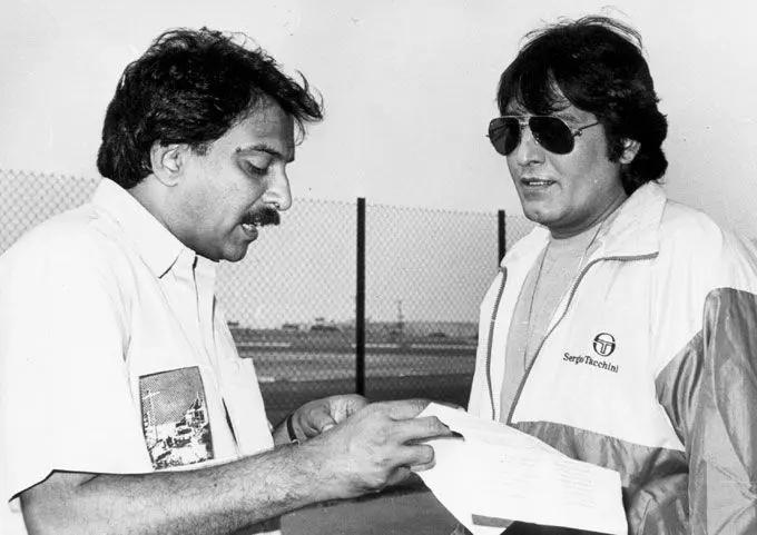 Vinod Khanna`s debut in Hindi cinema, too, was in the form of a supporting role. It was another would-be MP, also from Punjab, who gave Khanna his first break. Sunil Dutt, it is said, was struck by Khanna`s good looks and signed him up as a villain in his production Mann Ka Meet in 1968.