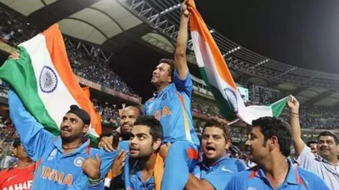 8 Heartwarming Pictures Of Virat Kohli And Sachin Tendulkar