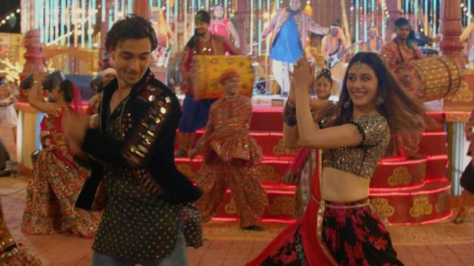 Navratri 2024: 5 Gorgeous Chaniya Choli Inspiration from Bollywood Diwas