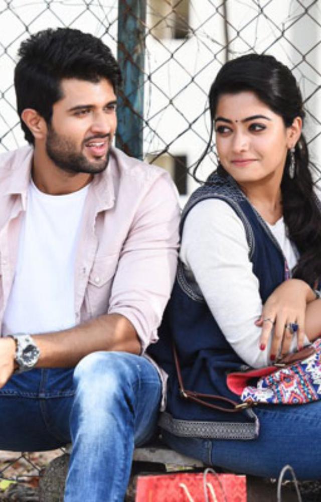 An innocent young lecturer is misunderstood as a pervert and despised by a woman who co-incidentally turns out to be the younger sister of his brother-in-law.