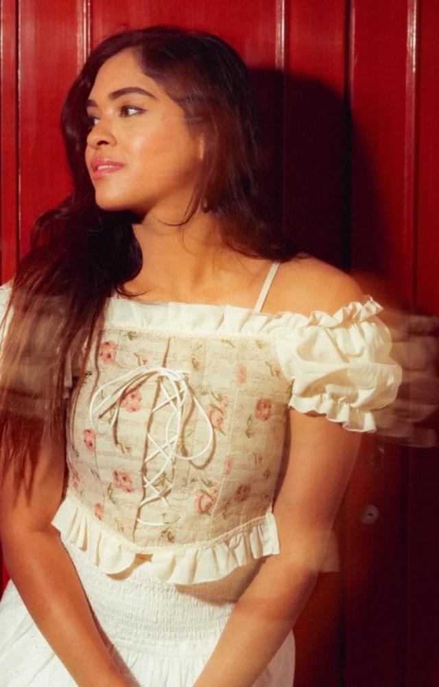 A popular Tamil serial actress and model, known for her lively personality and social media presence