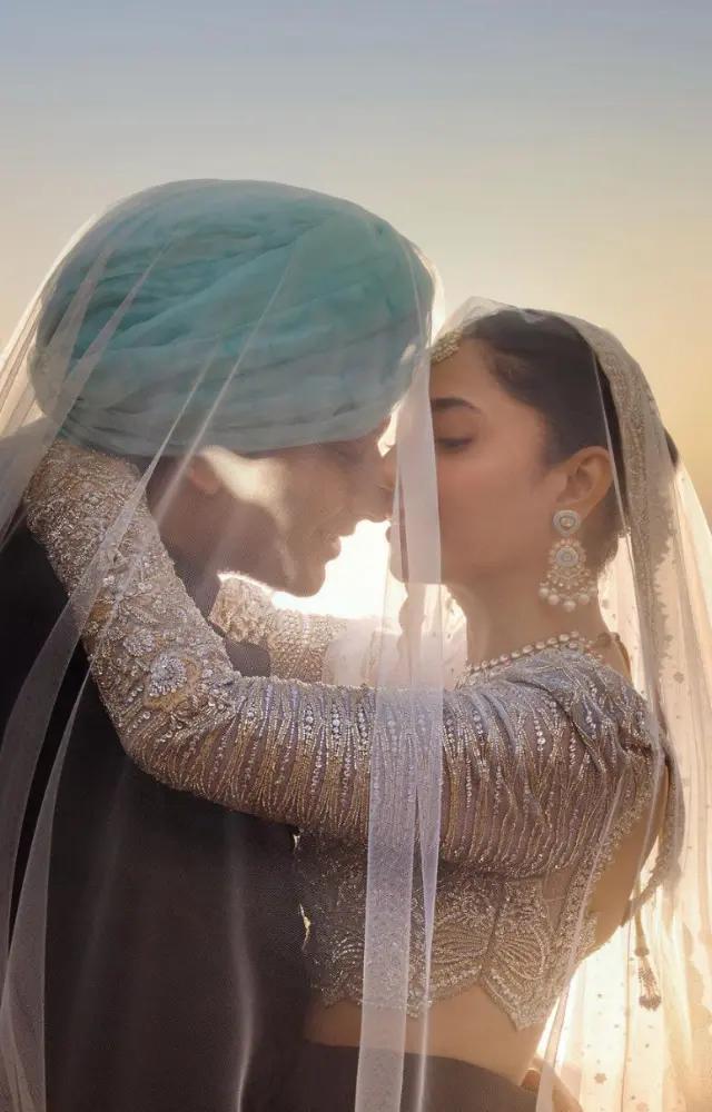 Mahira Khan recently tied the knot with her long-time beau Salim Karim. She was earlier married to Ali Askari and has a son. They separated in 2015.