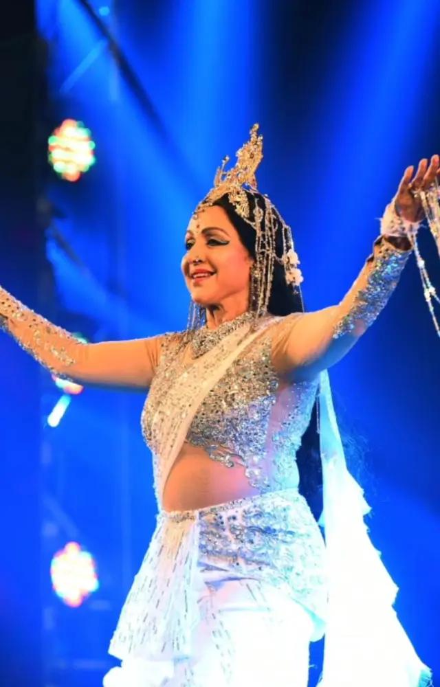 Hema Malini, often referred to as the 'Dream Girl' of Bollywood, is a renowned Bharatanatyam dancer.