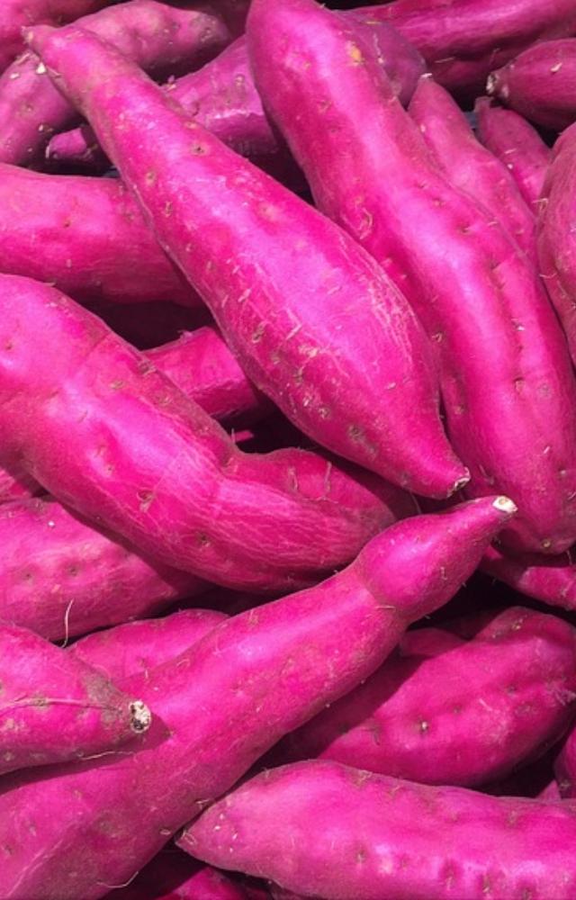 Nourish your skin this winter with sweet potatoes! Packed with antioxidants, they promote a healthy glow and combat dryness for radiant winter skin.