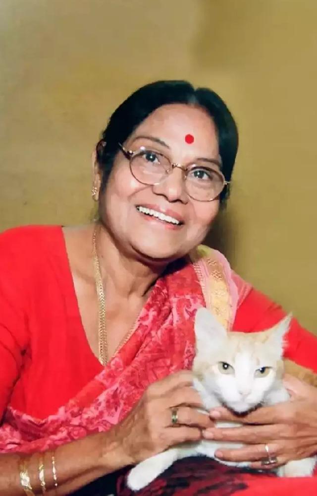 She acted more than 600 films. The accomplished actress had earned National Film Awards twice and State Film Awards six times during her illustrious career. 