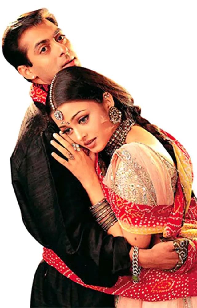 Hum Dil De Chuke Sanam (1999)
Before her debut, Bhansali offered Kareena the role of Nandini. She however did not take up the film