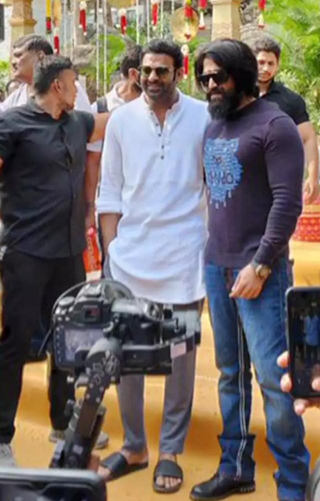  The Movie starring Prabhas in the lead role, Prithviraj. Shruti Haasan, Jagapati Babu, Eshwari Rao, and Sriya Reddy are the other actors in the film.
