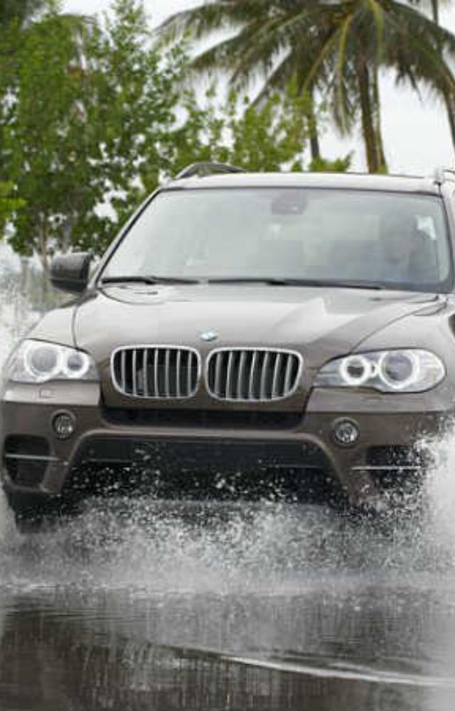 Nayanthara’s taste in cars truly encapsulates glamour on the go. She have a glamorous car collection which is evident in her BMW series