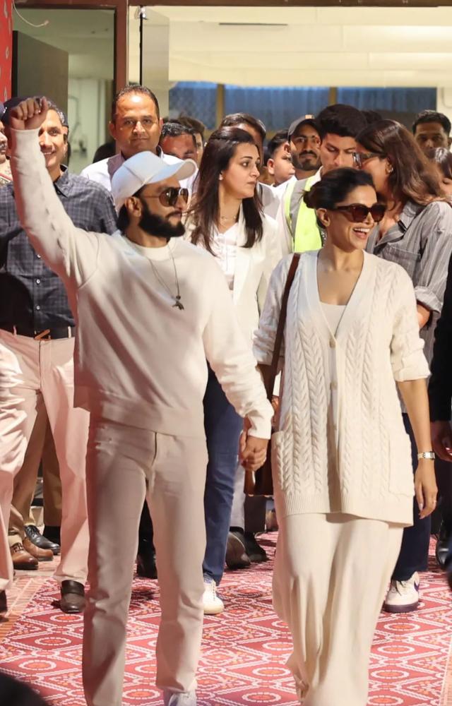 Paparazzi captured her chic airport departure attire, showcasing Deepika`s stylish and fashion-forward choices for the grand event.