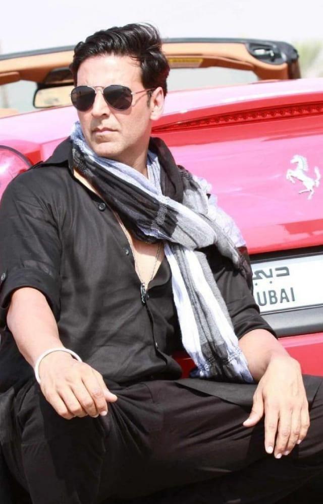 Bollywood`s Khiladi owns a suave Porsche Cayenne, the only SUV from the brand before Macan was launched.