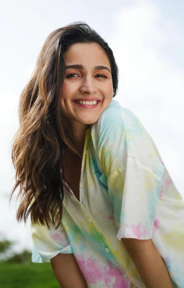 Alia’s message on overcoming setbacks,'We fall, break, and fail, but then we rise, heal, and overcome,' motivates followers to remain resilient