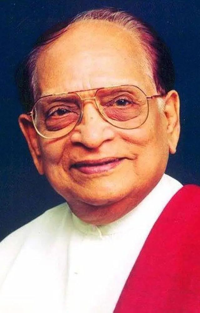 Allu Ramalingaiah: Commencing his film journey in 1953 with Puttillu, Allu Ramalingaiah played iconic roles in classics like Mayabazar, Missamma, and Sankarabha