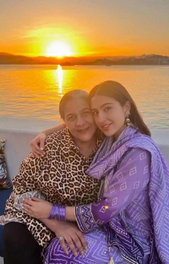 Sara Ali Khan enjoys travelling and her Instagram feed is proof. Quite often she is accompanied by her mother Amrita Singh.