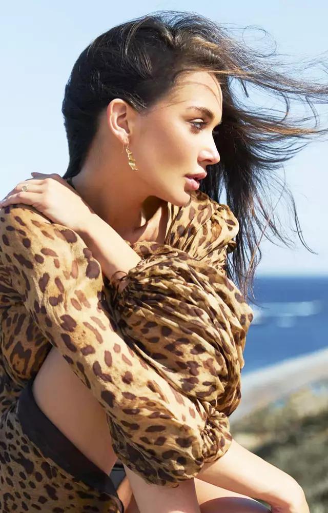 Amy effortlessly incorporates her love for animal prints into her wardrobe, adding a unique and stylish touch to her fashion choices.
