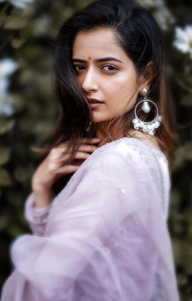 Explore the allure of her on-screen brilliance and social media charisma, captivating fans with each post. She got more than 250K likes in few min