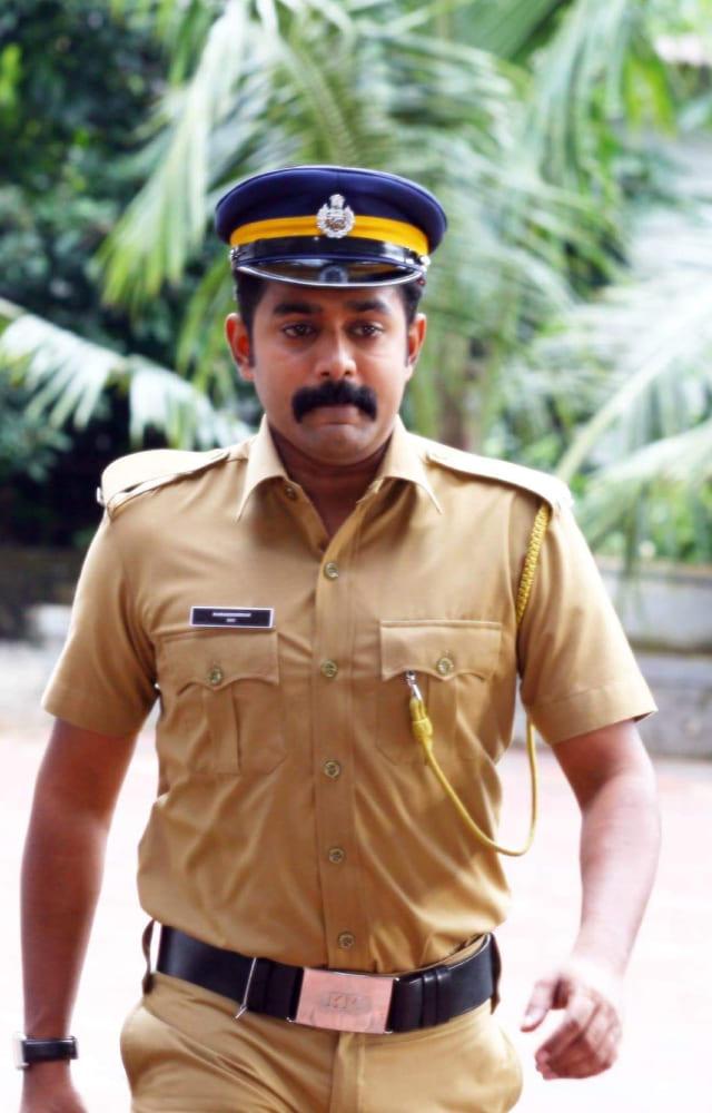 A superhit Malayalam movie that released this year, Thalavan, shows Asif Ali as SI Karthik Vasudevan. It is an out-and-out crime thriller.