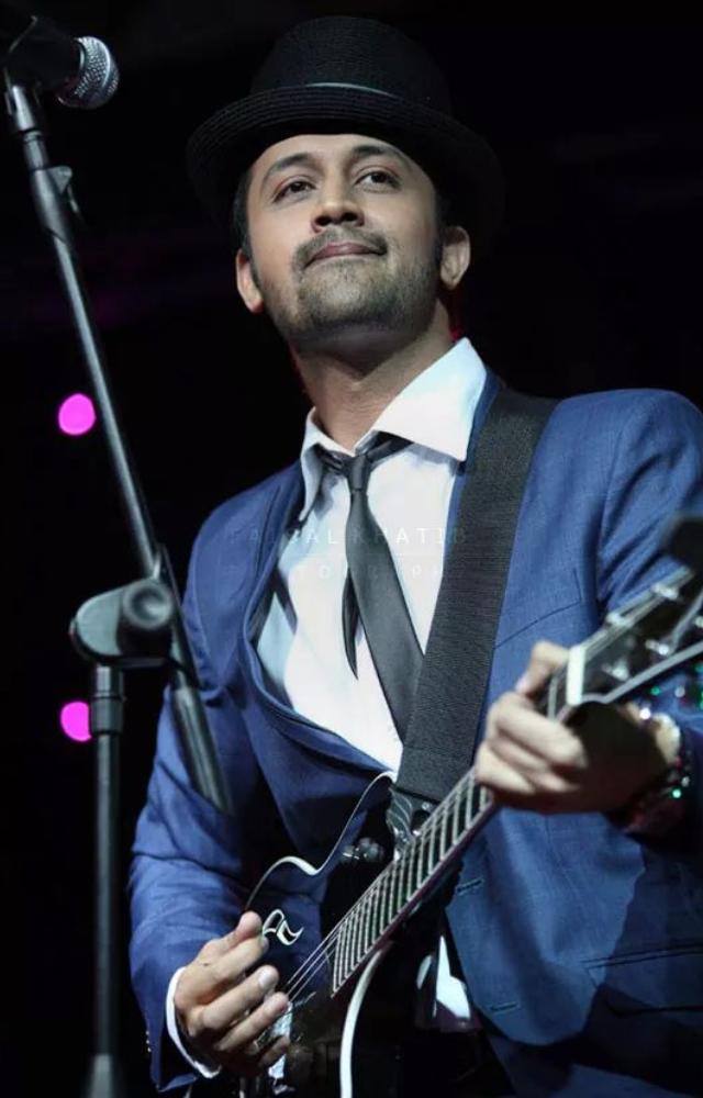 Atif`s charismatic personality and effortless connection with the audience make his concerts unforgettable experiences.