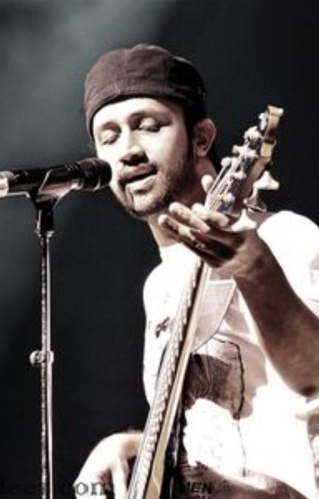 Atif often engages with his fans during performances, creating a personal and intimate atmosphere that resonates deeply.