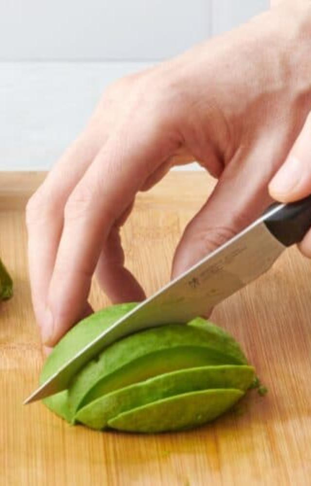 Avocados contain lutein and zeaxanthin, antioxidants important for eye health. These nutrients help protect against macular degeneration and cataracts.