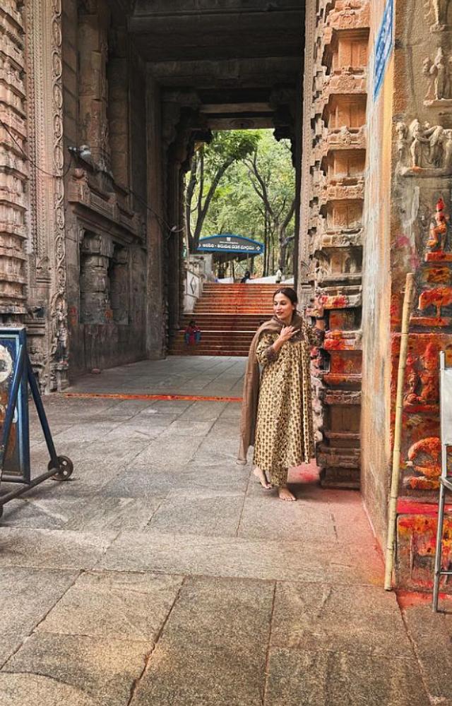 Aiswarya has a big time family bonding which is witnessed by the audience for a long time now. Her father, sister are having a professional connection as well
