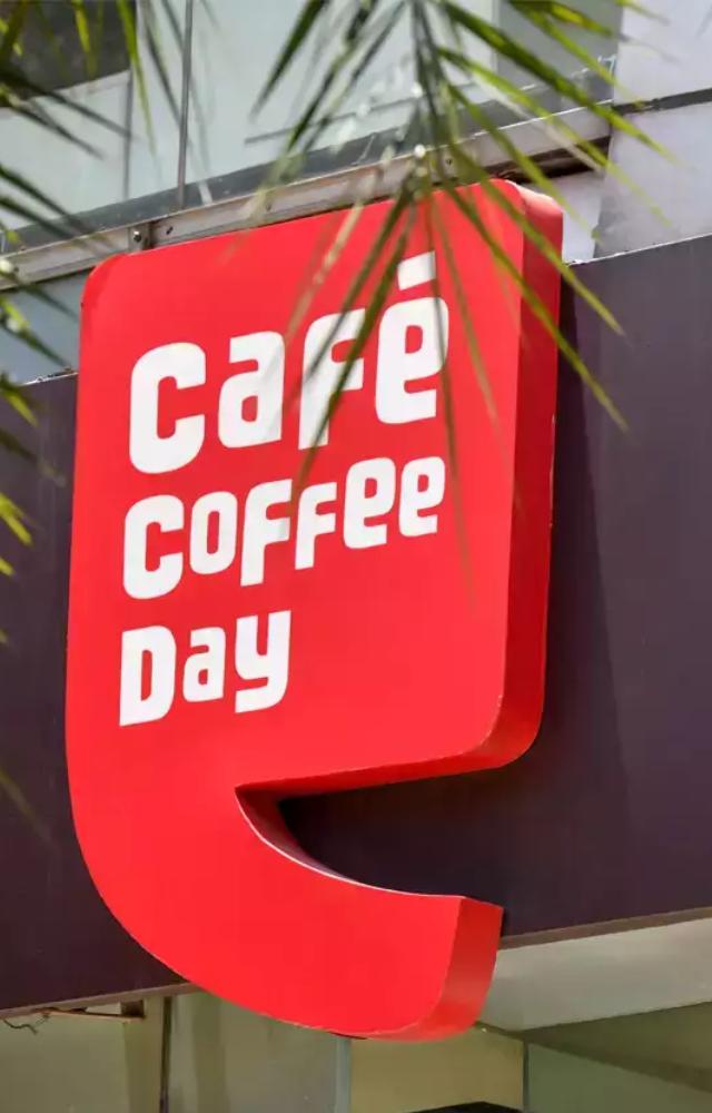 Ideal for coffee enthusiasts, this upscale lounge offers a premium selection of coffee blends and a comfortable environment, making it perfect for leisure time