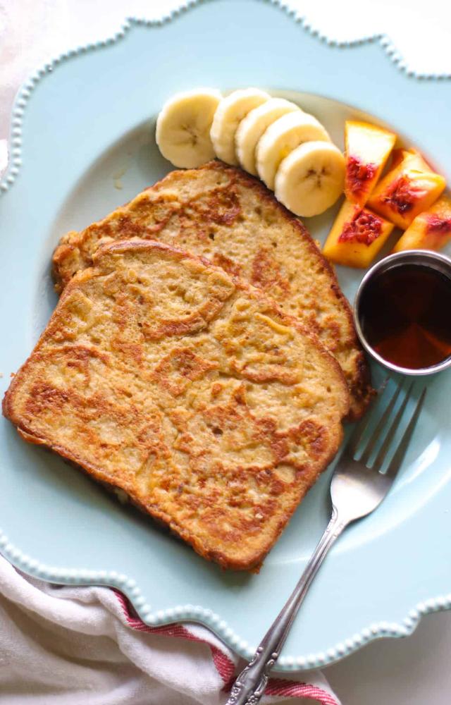 Bananas are a good source of dietary fibre, which keeps you feeling fuller for longer and helps prevent unhealthy snacking throughout the morning.