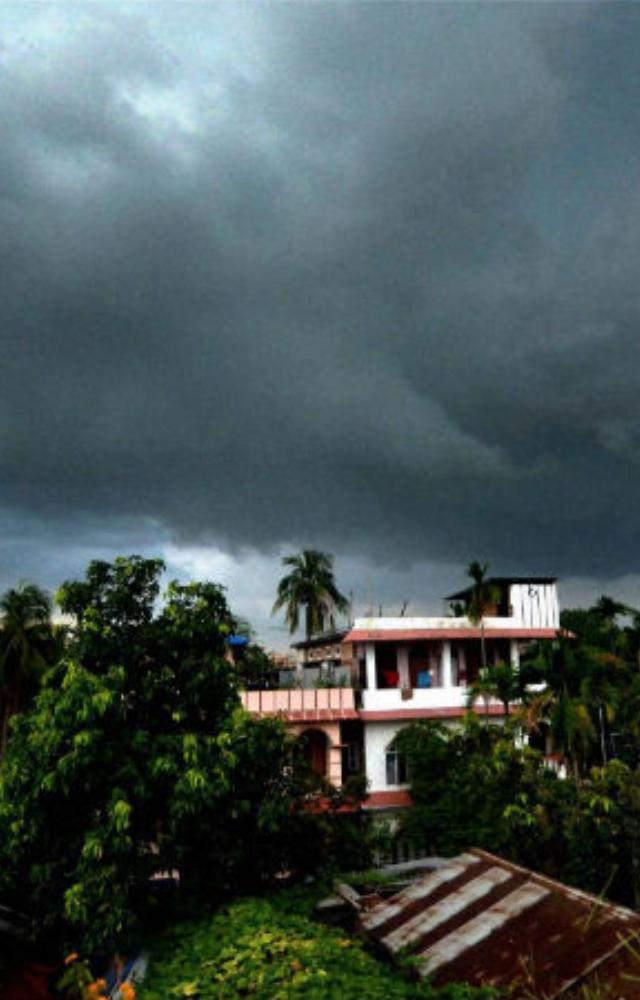 Bangalore’s humidity levels are generally moderate, which avoids the oppressive stickiness often experienced in other cities.