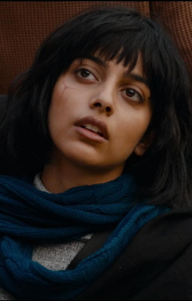 October portrays Banita Sandhu as a victim of an accident who is in a coma. Varun Dhawan looks after her until she succumbs to her deteriorating health.