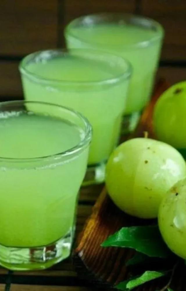 7 Benefits of Drinking Amla Juice