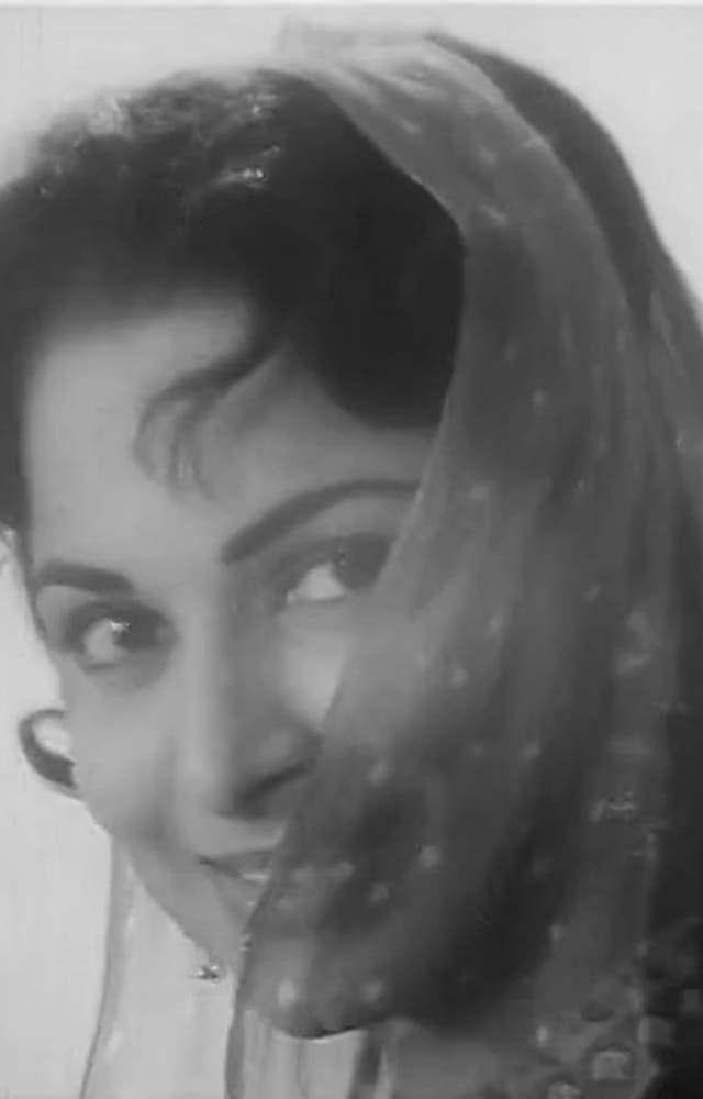 The iconic romantic song has a very dominant use of the musical instrument. Ace musician Enoch Daniel played the accordion for this old Bollywood classic.
