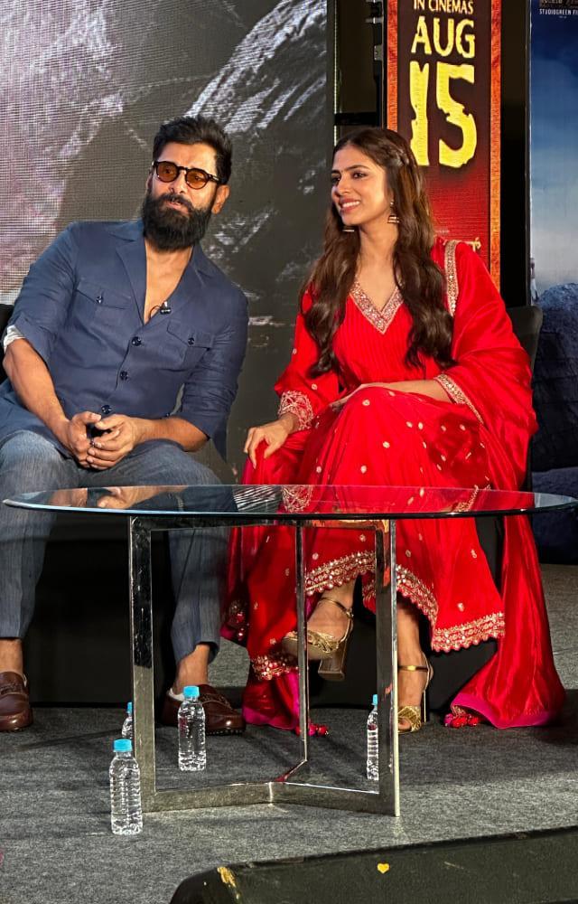 Thangalaan BTS With Vikram And Malvika