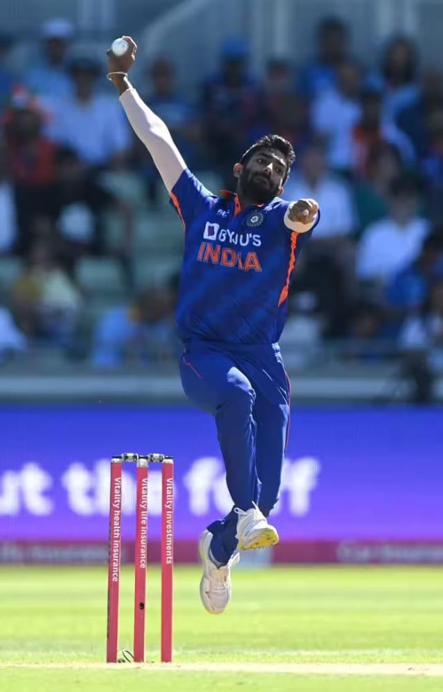 The phenomenal fast bowler is known to confuse even the best of the batsmen with his deadly yorkers. Cricket lovers are already excited to see Bumrah`s bowling.