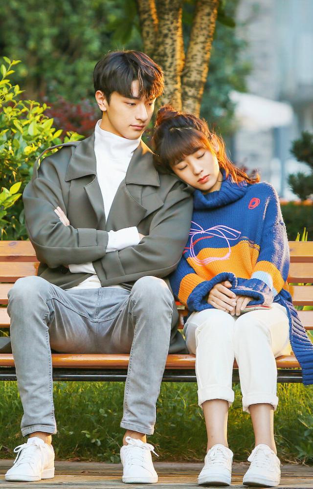 Bubbly accounting student accidentally moves in with a genius physics major. A charming campus romance with great chemistry and a sweet, dorky male lead.