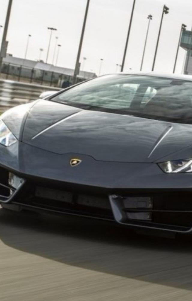 Lamborghini Huracan, Range Rover Vogue, BMW 7 Series, Porsche 911 Carrera S.