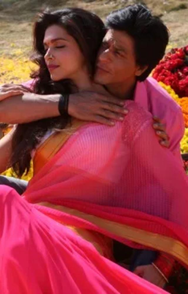 Chennai Express, starring Shah Rukh Khan and Deepika Padukone completed 11 years today. On this occasion, let`s look at 6 reasons why you should watch it again.