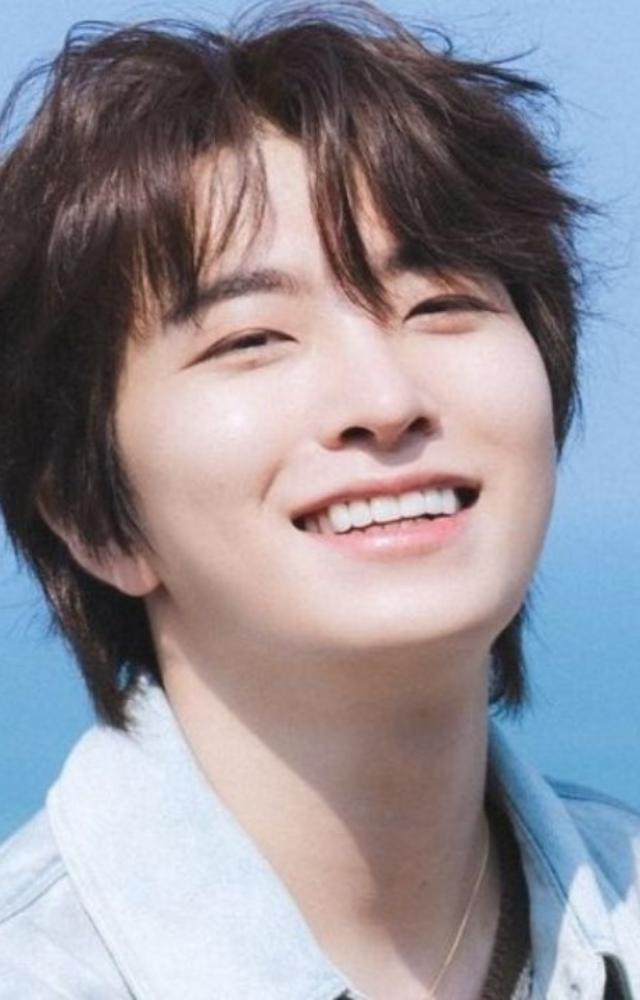 Youngjae uses the alias 'Ars' for his composing work, inspired by the Latin phrase 'Ars longa, vita brevis,' meaning 'Art is long, life is short.'