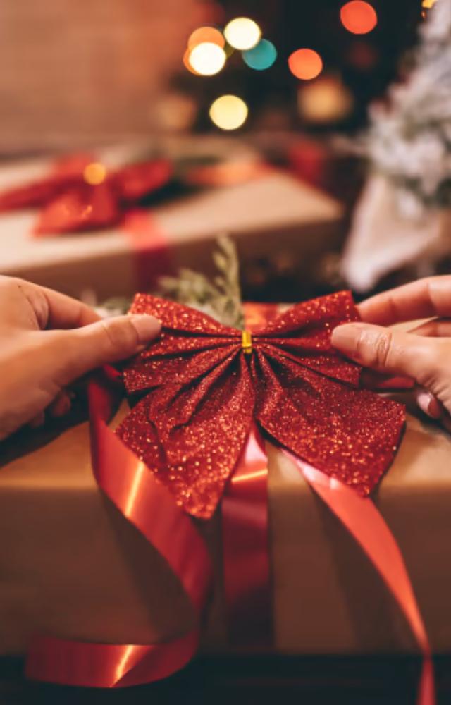 7 Christmas Gift Ideas for K-drama Fans