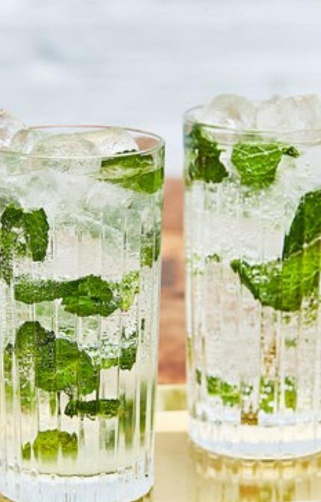 A Cuban classic with white rum, lime, mint, sugar, and soda water—refreshing and perfect for summer evenings.