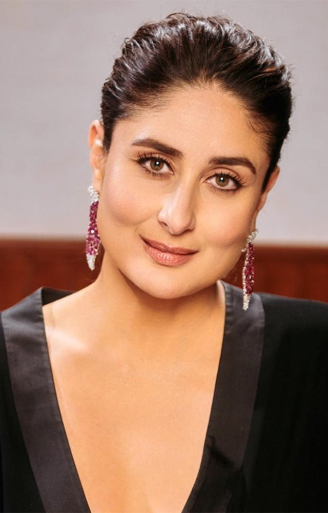 The Crew actress recommends a sandalwood and turmeric mask, infused with vitamin E drops. It helps remove dark spots and marks on the skin to give a even tone.