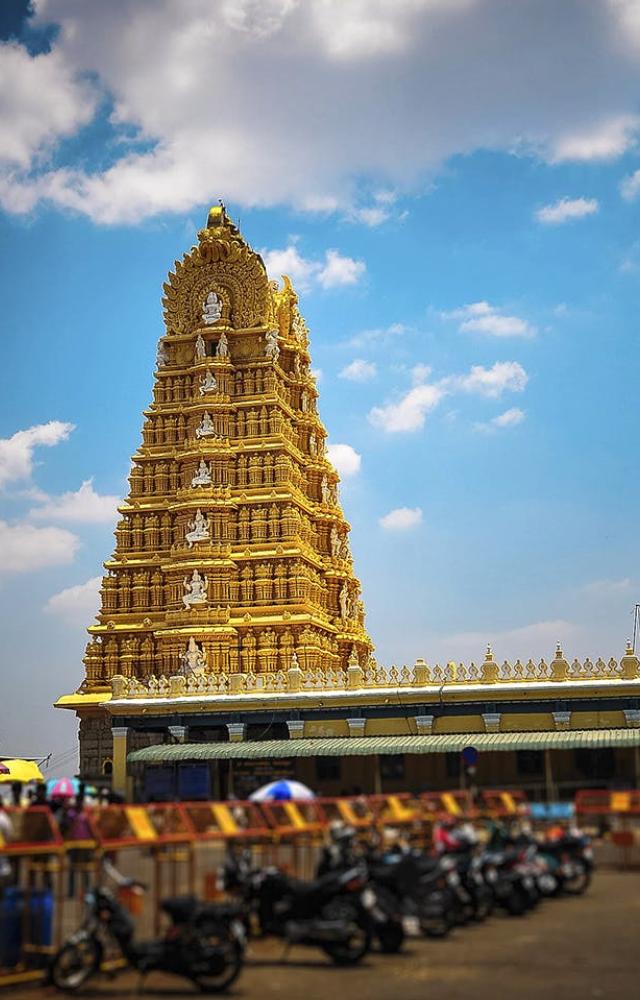 Located on Chamundi Hill, this temple is a Dussehra highlight, offering city views and a chance to see the royal procession.