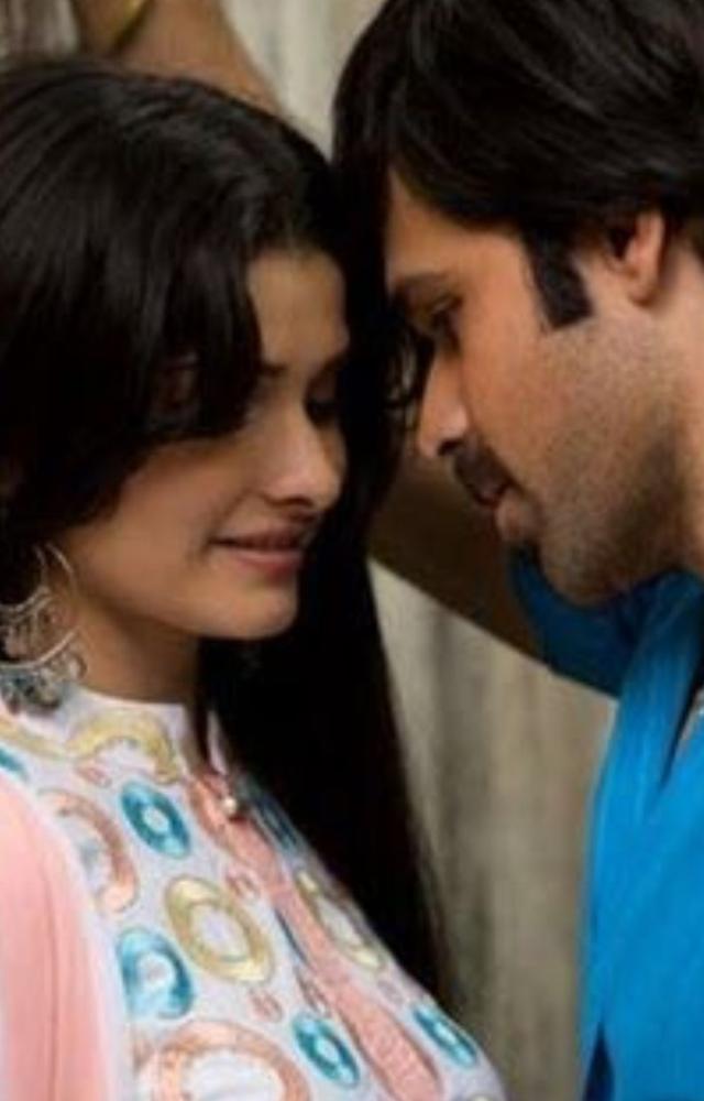 An emotional and touching melody that beautifully captures the essence of love and romance, leaving a lasting impression.