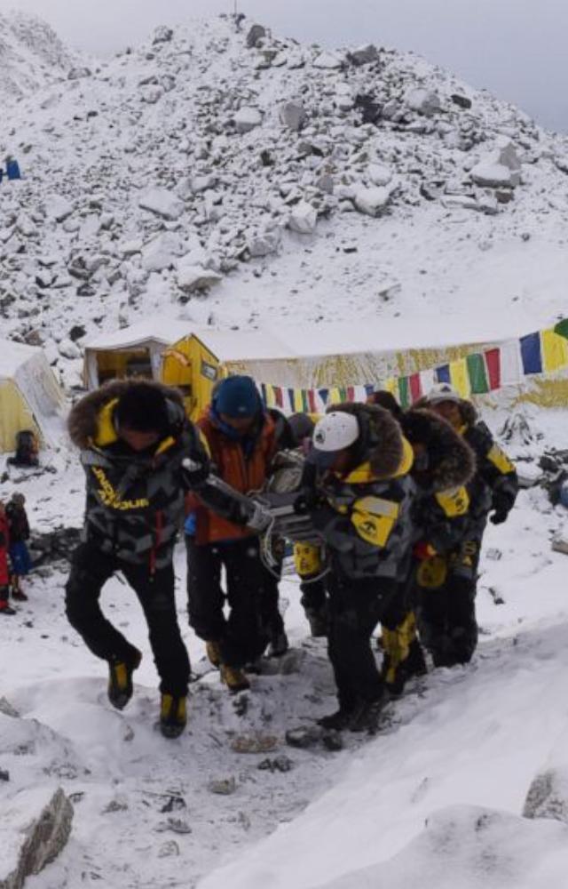 Above 8,000 metres, the oxygen level is insufficient for human life. This zone poses severe challenges to climbers due to extreme altitude sickness risks.