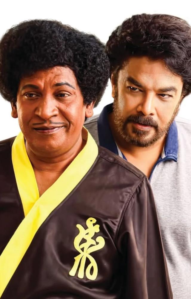 The initial mystery evolves, revealing a vigilante motive for Saravanan (Sundar C) and ultimately pivoting into a large-scale heist plot in the second half.