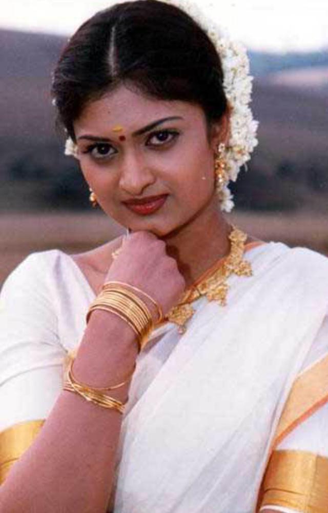 A Malayalam film starring Mohanlal, where Geethu played the role of Bala.

