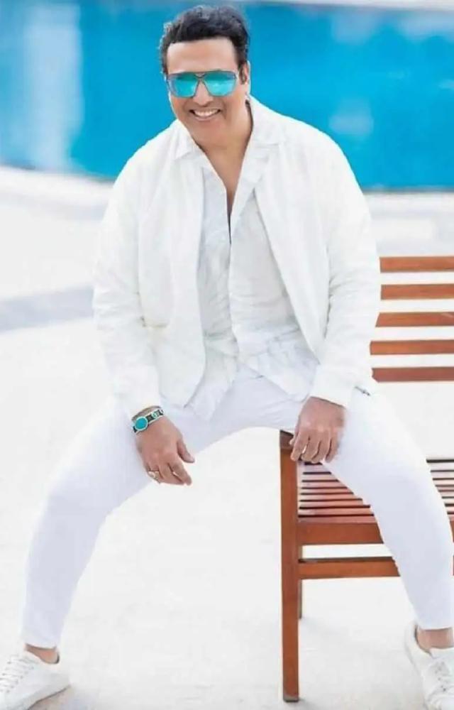 The actor owns various lavish properties in the city. His Juhu bungalow, Jai Darshan, is priced at 16 crore. He also owns houses in Madh Island and Raigad.