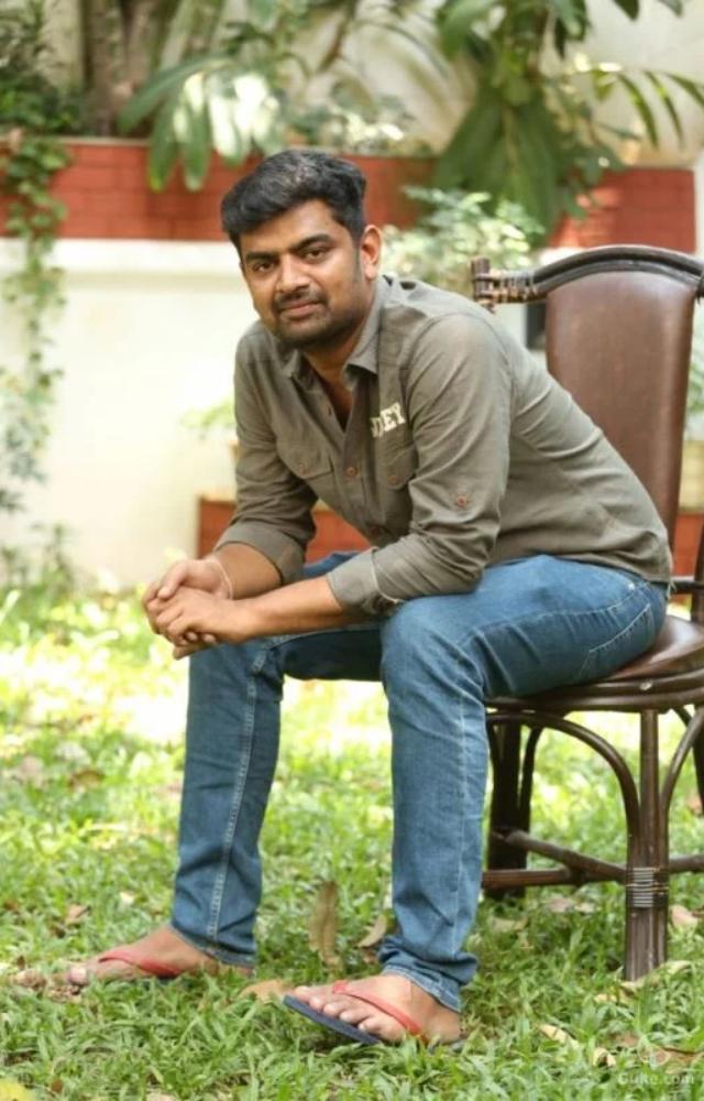 A prominent Indian filmmaker and screenwriter, Tinnanuri has made some incredible movies in Telugu cinema. The 41-year-old hails from Andhra Pradesh.