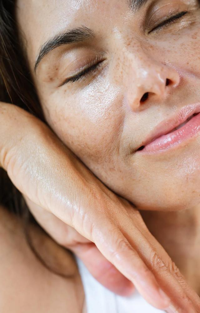 9 Hacks To Rejuvenate Dehydrated Skin