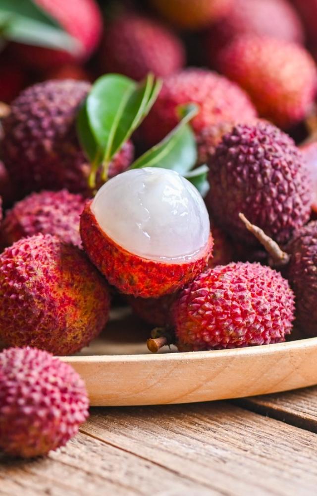 This juicy summer fruit contains antioxidants like polyphenols, which combat free radicals and reduce inflammation.