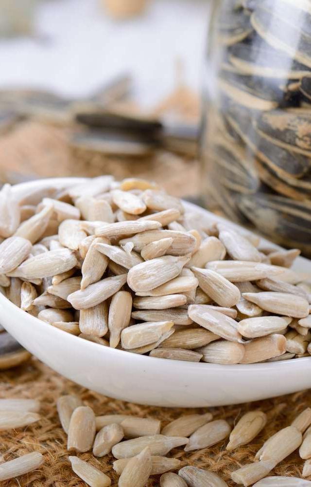 Sunflower seeds are a good source of vitamin E, an antioxidant that helps reduce your risk of chronic diseases such as heart disease, cancer, and Alzheimer`s.